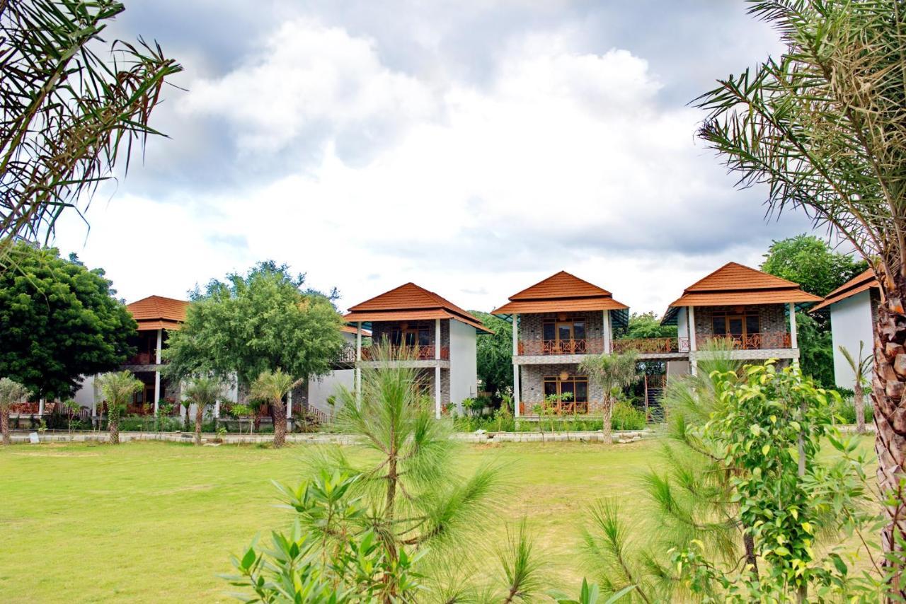Wild Rose Resort & Spa Pushkar Bagian luar foto