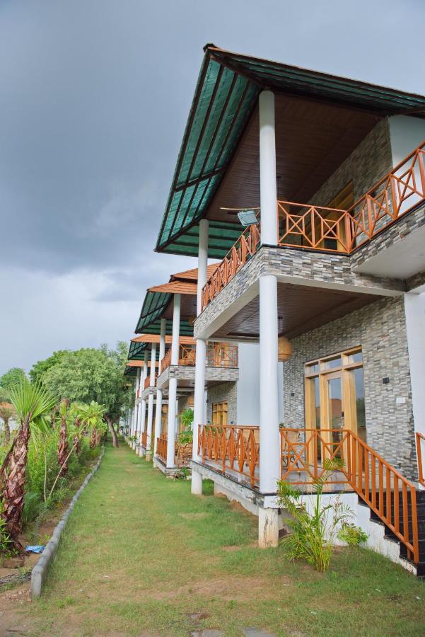 Wild Rose Resort & Spa Pushkar Bagian luar foto