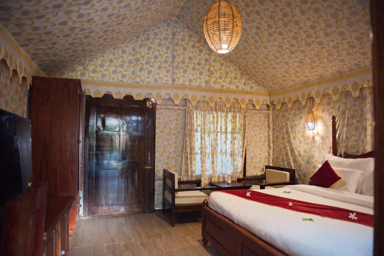 Wild Rose Resort & Spa Pushkar Bagian luar foto