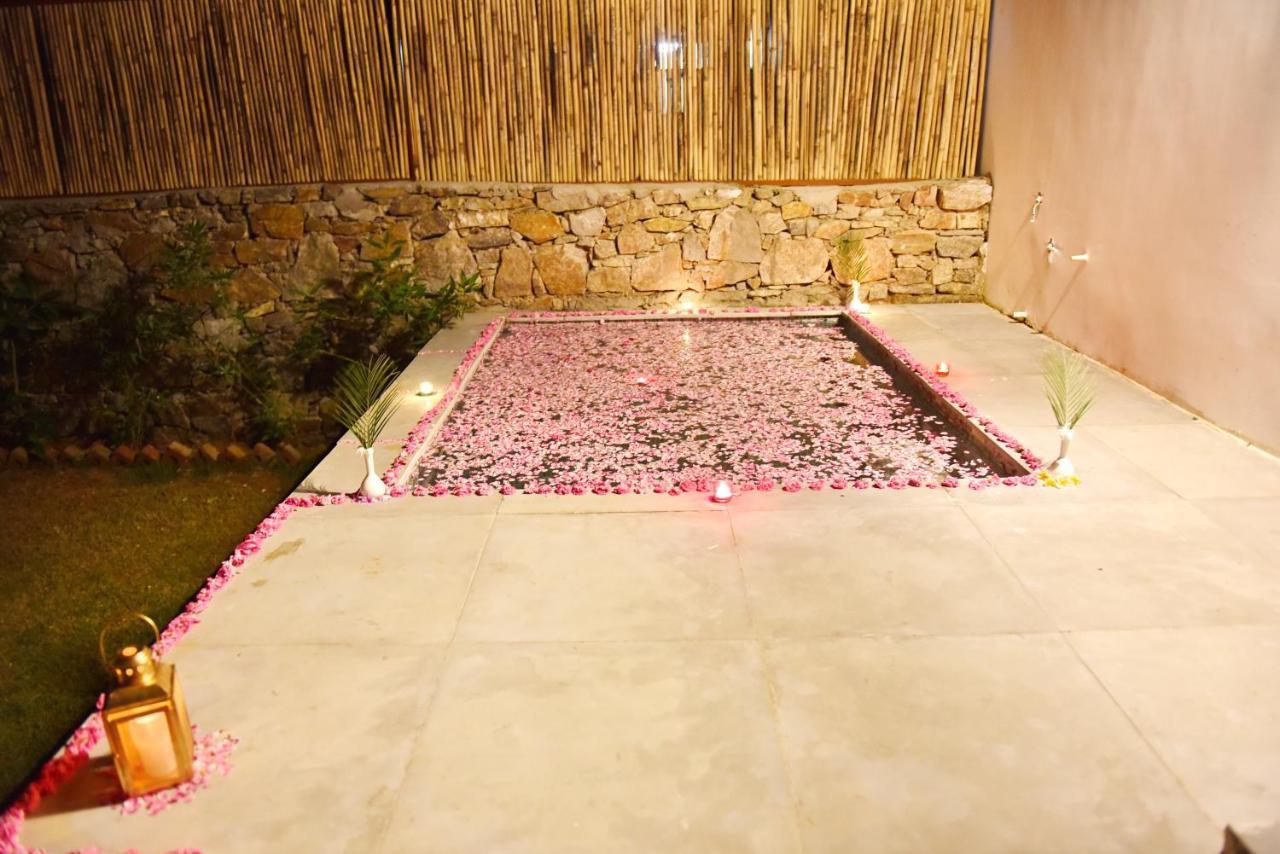 Wild Rose Resort & Spa Pushkar Bagian luar foto